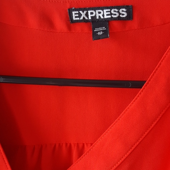 Express Flutter Sleeve Top - Picture 2 of 3